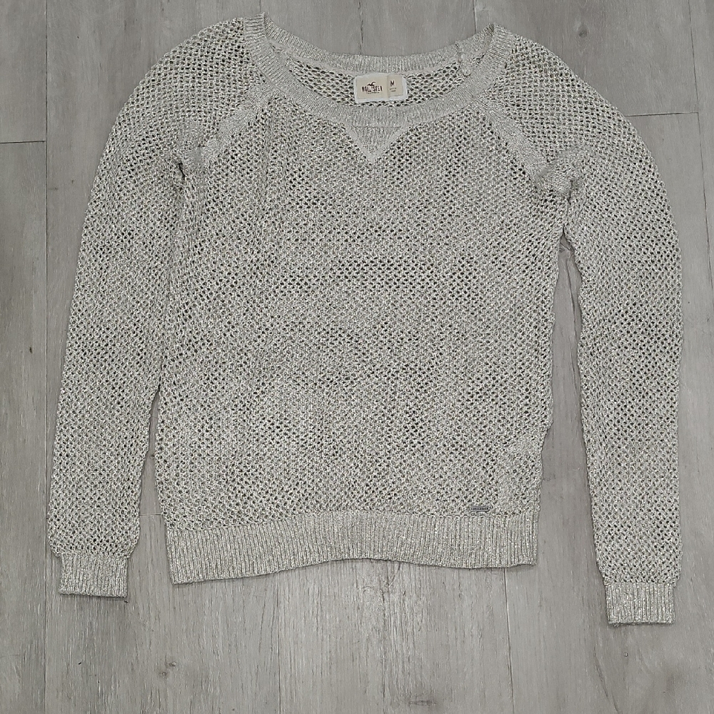 Hollister Women's Light Gray Crew Neck Sweater